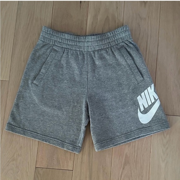 stuff from my closet and my boys new and vintage all perfect condition ❤️❤️❤️ - Picture 10 of 16